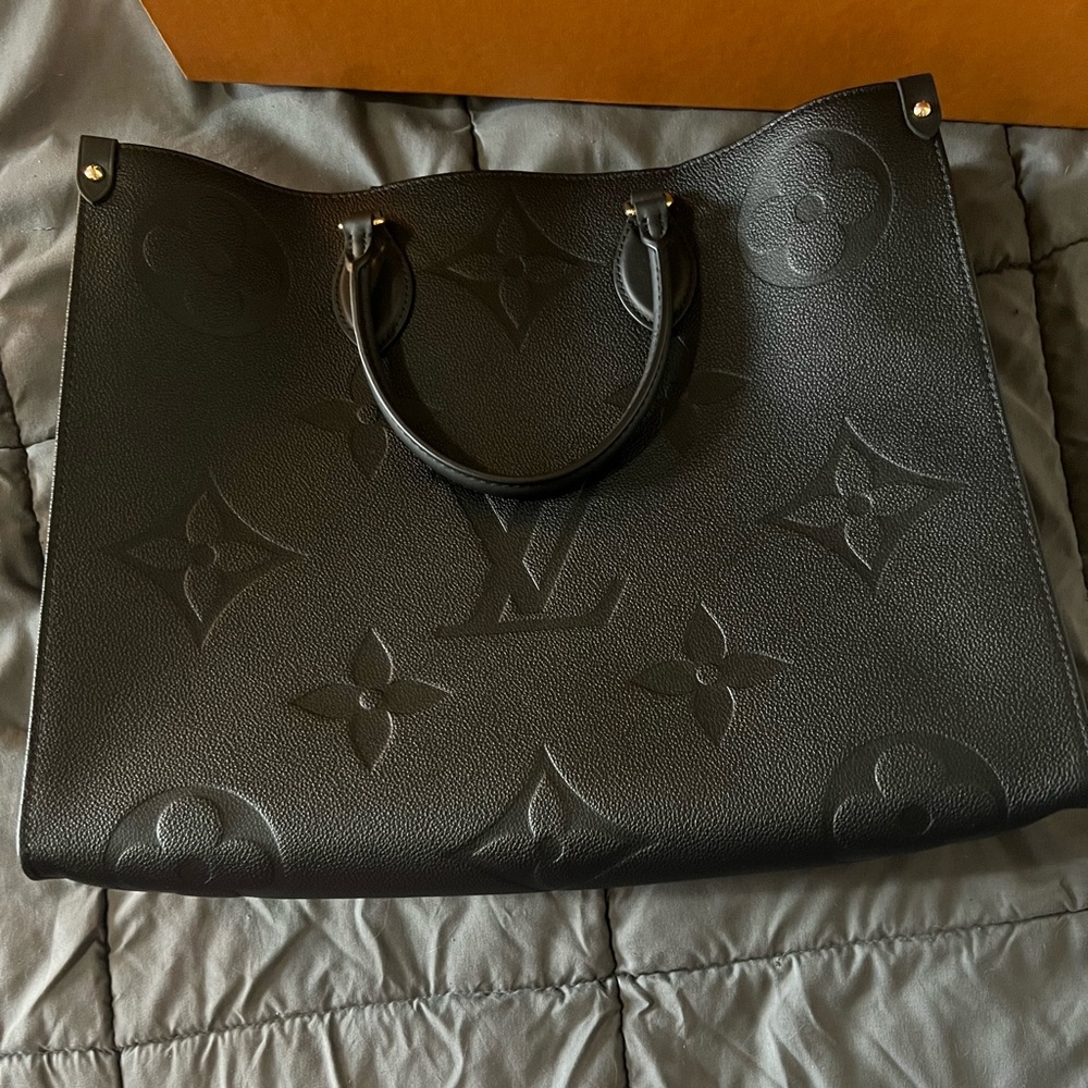 Louis Vuitton onthego gm bag